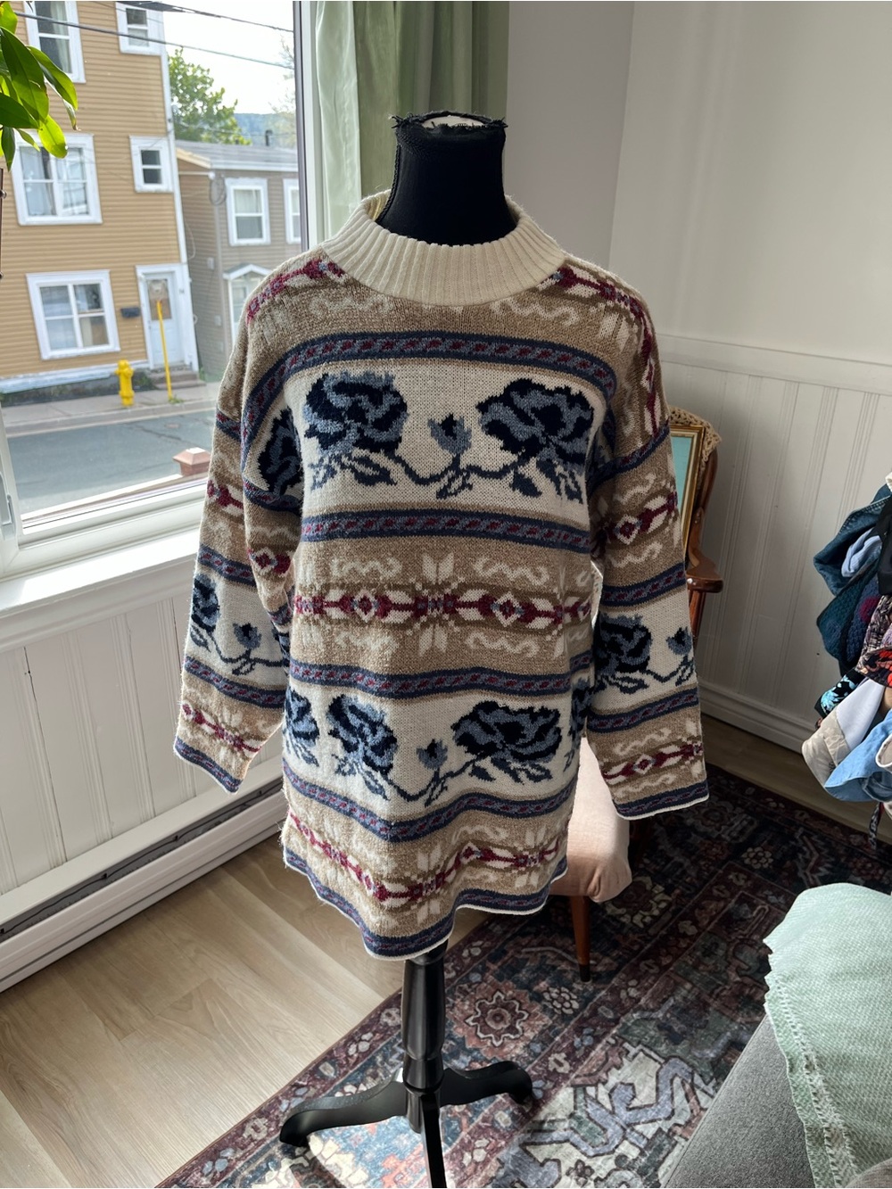 Women’s Vintage Soft Cozy Patterned Crewneck Sweater M